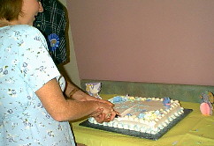23cake.jpg (17787 bytes)